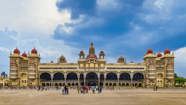Karnataka te llama